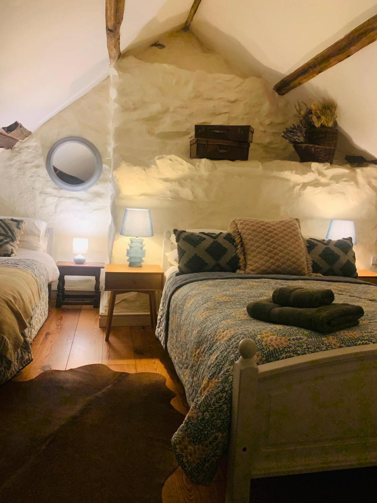 דולגלאו Tyn Y Simdde - Secluded Mountain Stay - Stunning Views Of Eryri מראה חיצוני תמונה